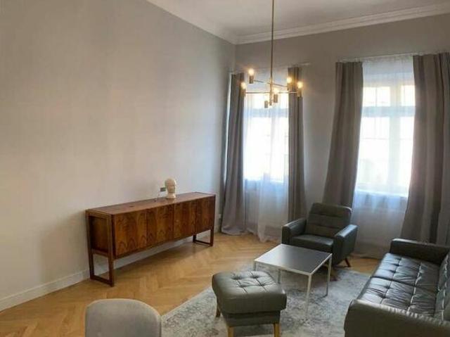 APARTAMENTMENT w kamienicy z widokiem na Ratusz