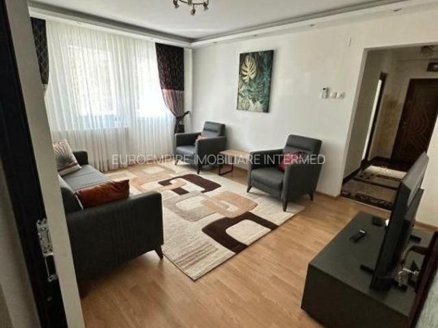 Apartamet 3 camere semidecomandat, zona Centrala Ferdinand