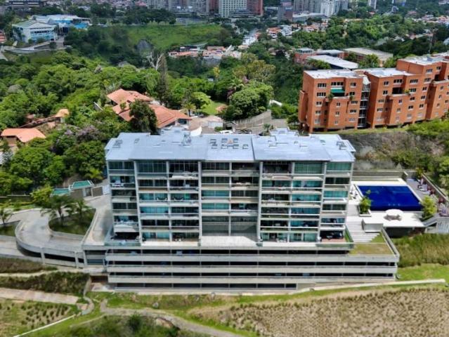 APARTAMETO DE NUEVA DATA CON VISTA AL AVILA, SANTA FE SUR, 140 mts