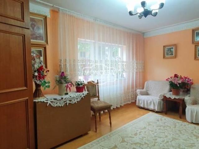 Apartammet 3 camere, decomandat, S 59 mp