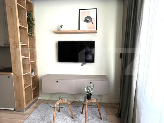 Apartamnt cu o camera, 21 mp, complet renovat, zona Calea Floresti