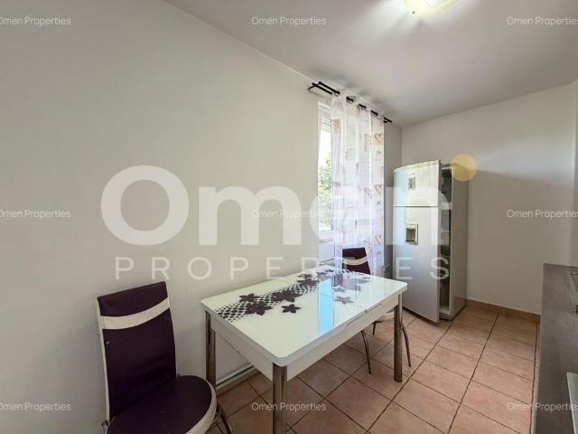 Apartement cu 2 camere, decomandat, etajul 1, zona Bizo
