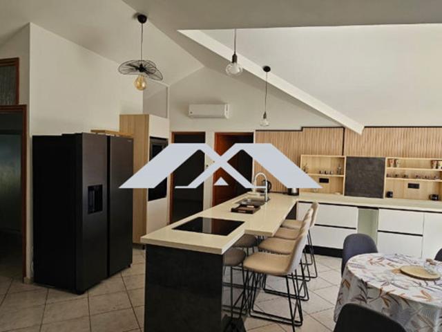 Apartement T4 meublé + grande terrasse Sainte Clotilde