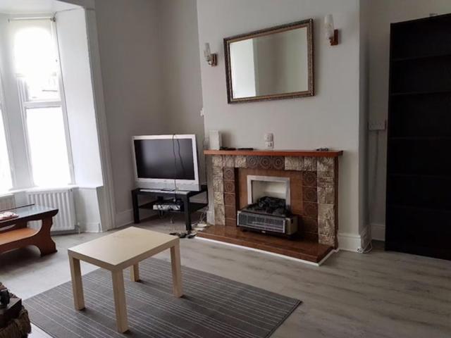 Apealing bedroom next to Drumcondra station