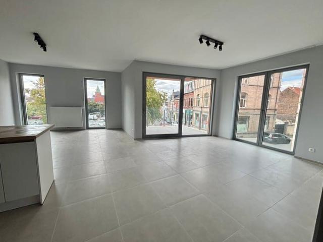 Appt NEUF 3 chambres avec double emplacement pkg intérieur