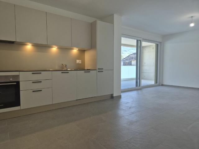 Appt neuf de 2.5 pces avec grand balcon, Uvrier