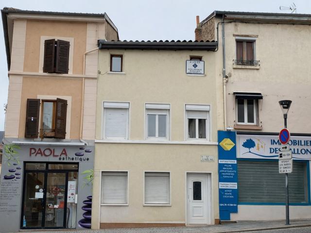 APPT ANCIEN 2 PIECES AVEC CACHET