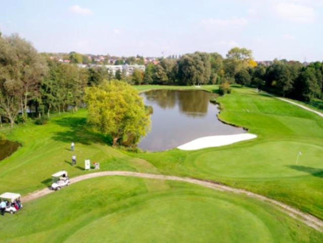 APPT SUR LE GOLF + balcon + parking