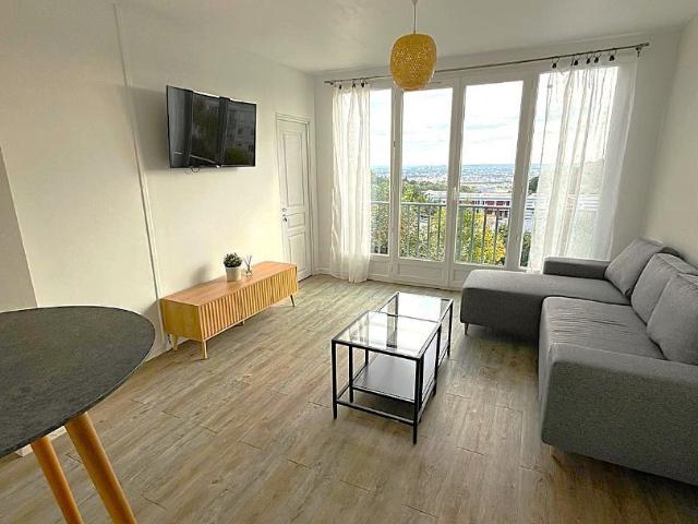 Appt.T5. 72.17m². 4chambres + Parkings + Cave