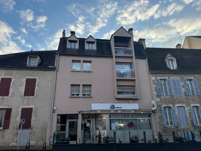 Appt T3 lumineux avec balcons cave et garage sécurisé à AVAL