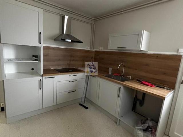 APPT 2 CHAMBRES AVEC CAVE ET PLACE DE PARKING