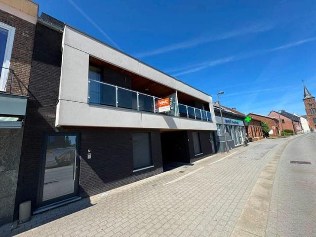 App met 2 slpk en garage