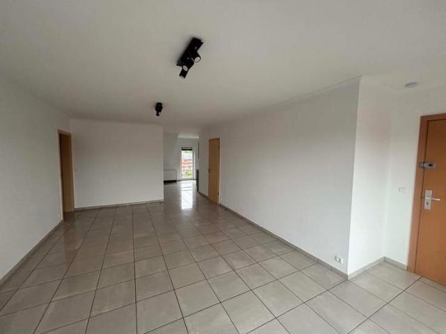 Appart 3 chs à louer, terrasses,3ème ét,grenier 120mcarré