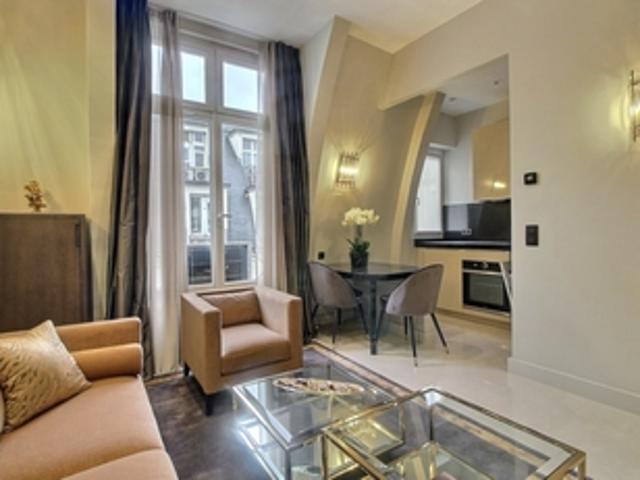 APPART. – 75008