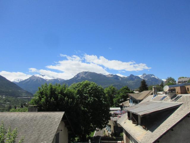 APPART AVEC BALCON CENTRE GUILLESTRE