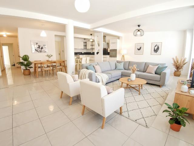 Appart bourgeois parking jardin