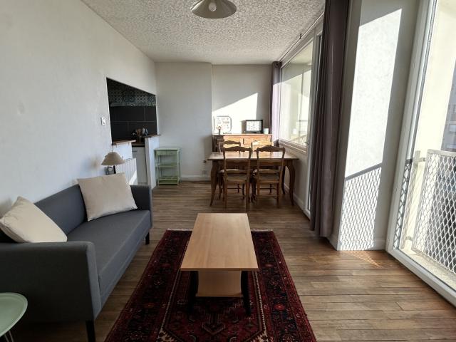 Appart type 2 meublé balcon