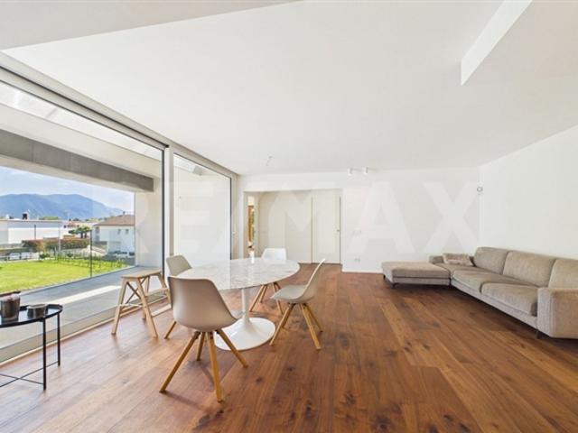 Appartamento 3 1/2 locali moderno ed elegante in Comano
