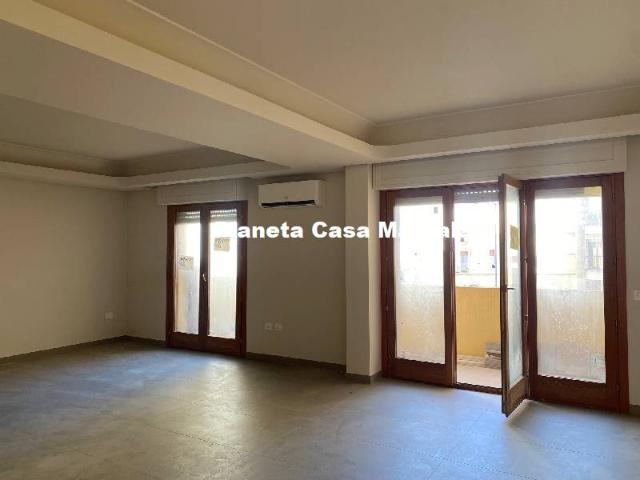 APPARTAMENTO 140MQ 1°PIANO CON POSTO AUTO