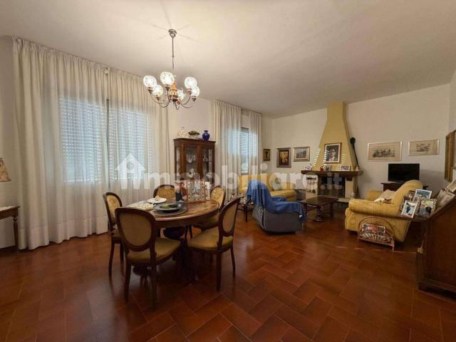 Appartamento via Cesare Andreuccetti, Centro, Poggibonsi