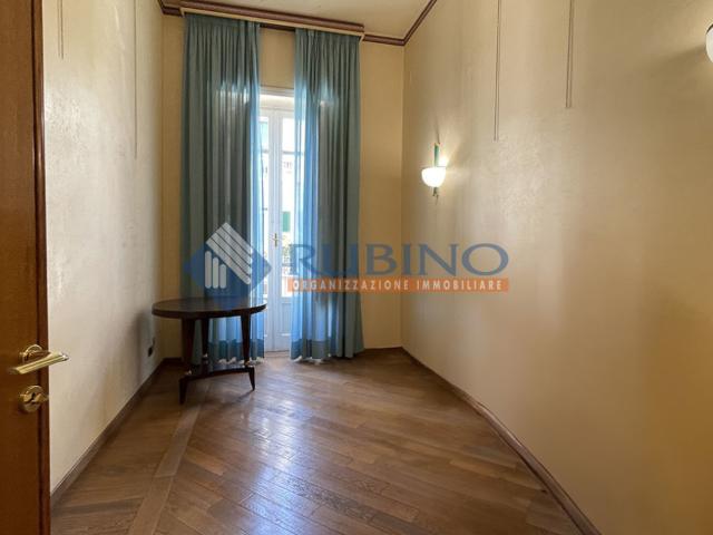 Appartamento 7 vani a Murat, Bari