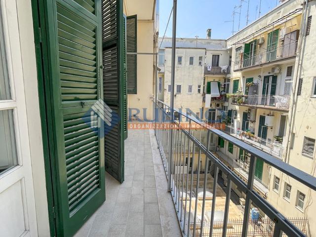 Appartamento 7 vani a Murat, Bari