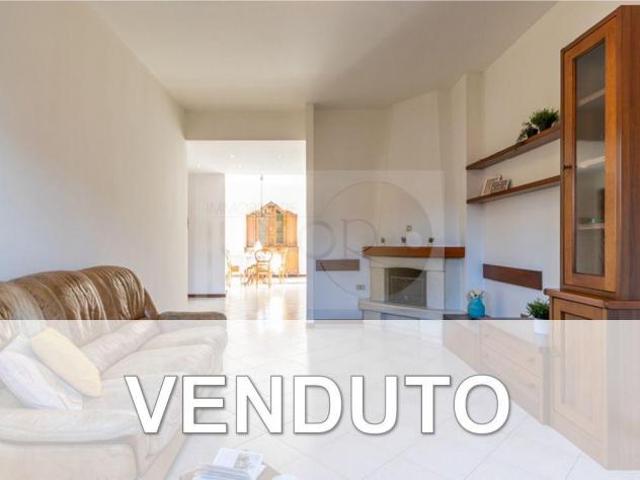 Appartamento 4 locali con balconi a Besana B.za