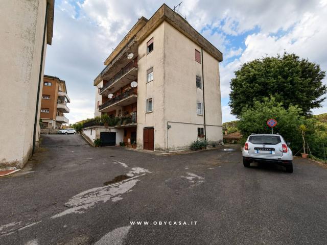 Appartamento 5 locali in vendita a Sutri