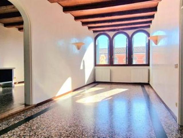 Appartamento 5 locali Rif. 2412