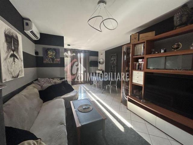 Appartamento con matrimoniale, studio e garage
