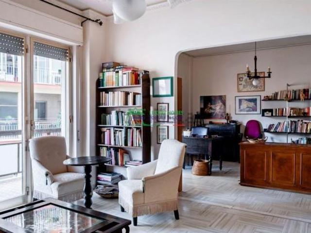 APPARTAMENTO CON AMPIO BALCONE