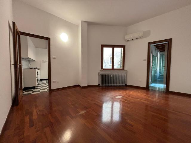 APPARTAMENTO CON AMPIO TERRAZZO