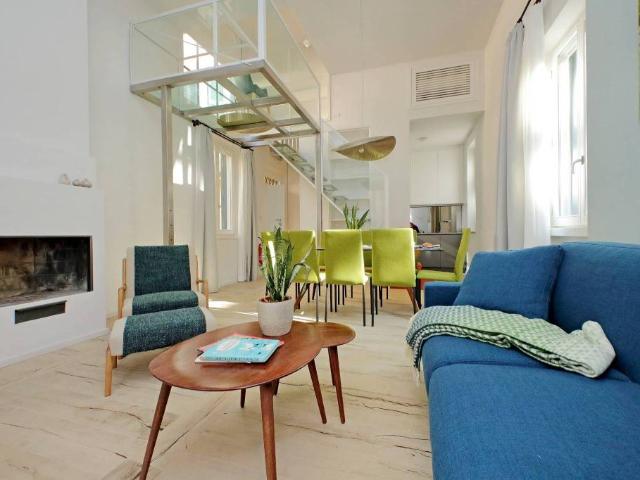 Appartamento con balcone Via Margutta