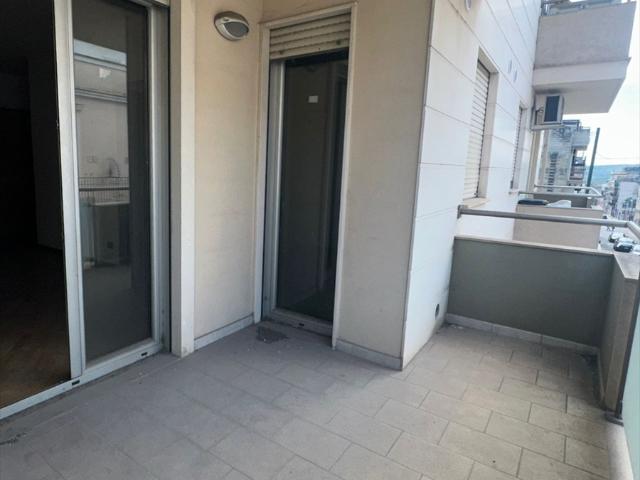 Appartamento con box, Gravina in Puglia via alcide de gasperi