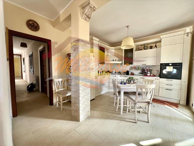 Appartamento con box in via monteforte, Siracusa