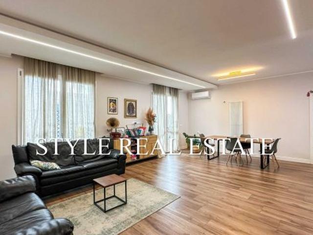 Appartamento con garage e vista mare a Siracusa