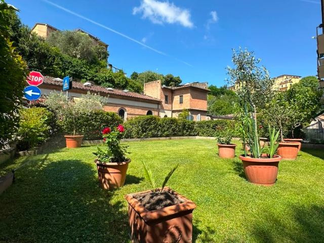 Appartamento con giardino a Siena