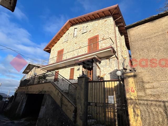 Appartamento con giardino a Torre Cajetani