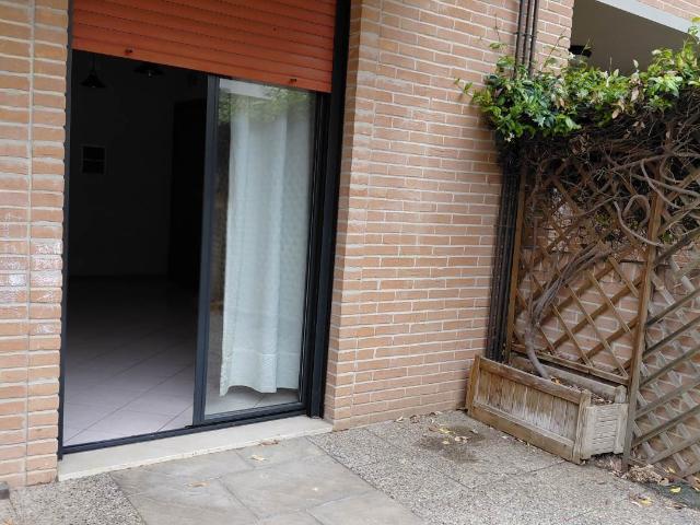 APPARTAMENTO CON GIARDINO ARREDATO SOLO CUCINA