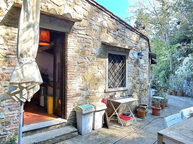 APPARTAMENTO CON GIARDINO IN LOCAZIONE A FIESOLE