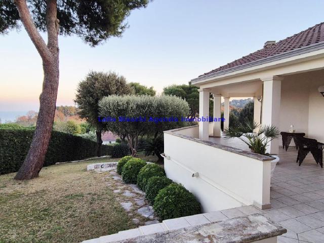 Appartamento con giardino in strada panoramica ardizio, Pesaro