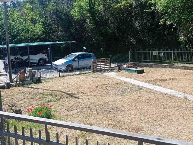 Appartamento con giardino in via barletti, Casarza Ligure