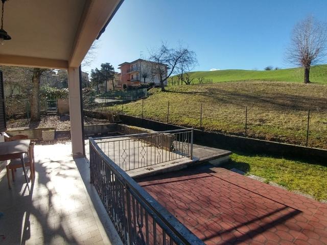 Appartamento con giardino in via dei tozzi, Zocca