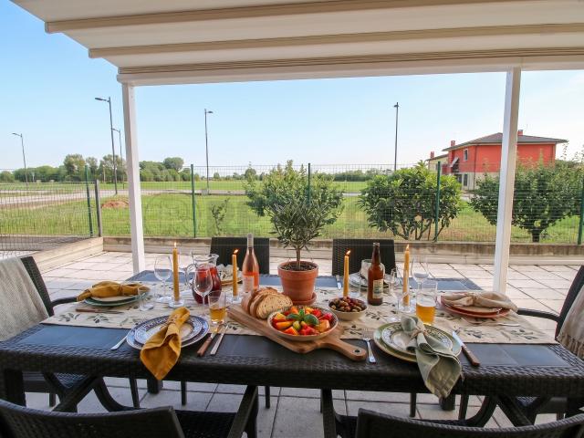 Appartamento con giardino in via don giulio 431, Pozzoleone