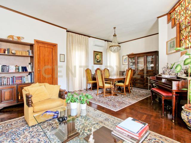 Appartamento con giardino in via manlio di veroli 6, Roma