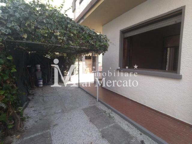 Appartamento con giardino, Viareggio torre del lago zona lago