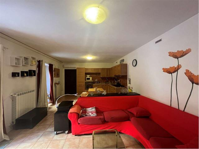 Appartamento con quattro camere in bifamiliare