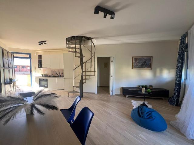 Appartamento con terrazza e piscina condominiale a Castiglio. 78m² Castiglioncello