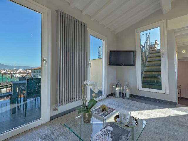 Appartamento con terrazza e vista su Firenze
