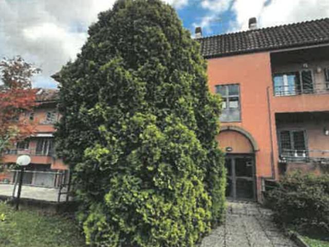 Appartamento con terrazzi a Bernareggio